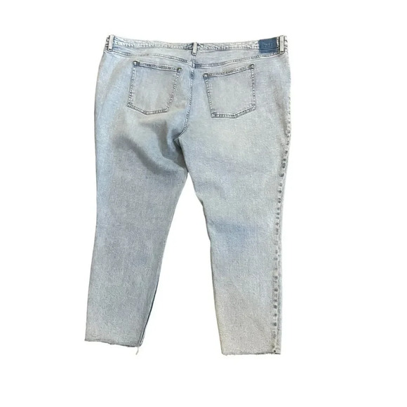 NWT Abercrombie & Fitch The Skinny High Rise Raw Hem Jeans Size 37/24 - Picture 4 of 4